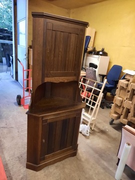 УГЛОВАЯ ВИТРИНА