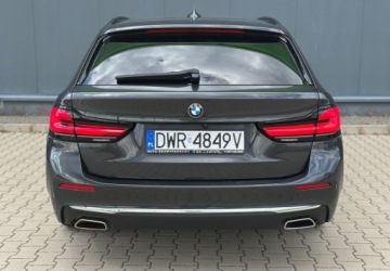 BMW Seria 5 G30-G31 Touring Facelifting 2.0 520i 184KM 2023 BMW Seria 5 BMW Seria 5 520i mHEV Luxury Line 2.0 Benzyna 184KM, zdjęcie 35