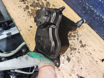 BMW 1 E87 1,6 NÁDOBKA VYROVNÁVACÍ