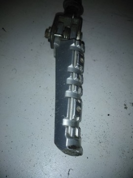 YAMAHA YZF 125 13r подножка правая передняя для ног водителя