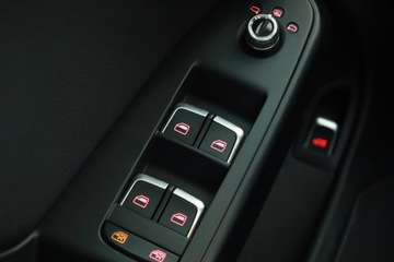 Audi A4 B8 Limousine Facelifting 2.0 TDI 143KM 2012 Audi A4 2.0 TDI, 1. Właściciel, Automat, Skóra, zdjęcie 15