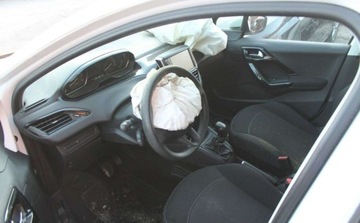 Peugeot 208 I Hatchback 5d Facelifting 1.5 BlueHDi 102KM 2019 Peugeot 208 1.5 Diesel 102KM, zdjęcie 4