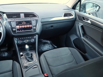 Volkswagen Tiguan II SUV 2.0 TDI 190KM 2016 VW Tiguan 2.0 TDI, Salon Polska, Serwis ASO, zdjęcie 7