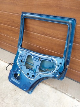 DVEŘE ZADNÍ PRAVÝ NISSAN TERRANO II 96-06R