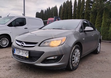 Opel Astra J Sedan 1.6 Twinport ECOTEC 115KM 2016 Opel Astra 2016r, 1.6 Benzyna. SALON POLSKA. Uszkodzony tyl. Jezdzi. 1.6, zdjęcie 1