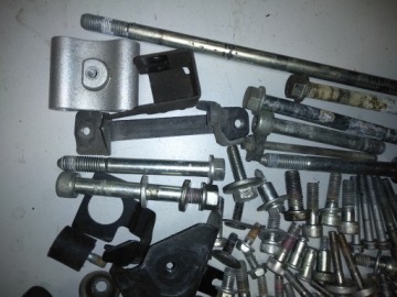 KTM Duke 125 16r винты комплект винтов из разборки комплект винт штифт