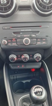 Audi A1 I Hatchback 3d 1.6 TDI 105KM 2010 Audi A1 3-drzwiowe Audi A1 3-drzwiowe 1.6 TDI Attraction 1.6 Diesel 105KM, zdjęcie 16