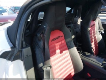 Fiat 124 Spider 2018 Fiat 124 Spider 2018 FIAT 124 SPIDER ABARTH 1.4 Benzyna 164KM, zdjęcie 8