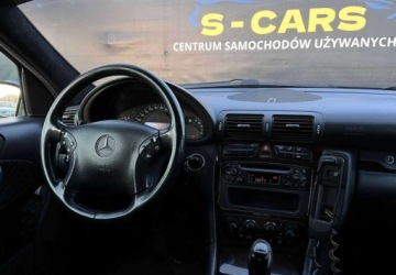 Mercedes Klasa C W203 Sedan W203 1.8 129KM 2004 Mercedes-Benz Klasa C Mercedes-Benz C180 2.0b ZADBANY FELGI 19 TOMASON, zdjęcie 5