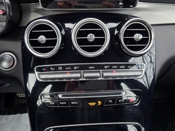 Mercedes GLC C253 SUV 2.0 250 211KM 2018 MERCEDES GLC 250 4MATIC AMG Line 2.0 benzyna 211KM Bezwypadkowy Serwis, zdjęcie 16