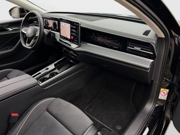 Volkswagen Passat B8 Variant Facelifting 2.0 TDI SCR 150KM 2024 Volkswagen Passat 2.0TDI 150KM Elegance DSG SerwisASO Acc Matrix Hak Navi, zdjęcie 18