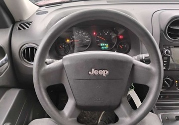 Jeep Patriot 2009 Jeep Patriot 2009r, 2.0 Benzyna. AUTOMAT. Lekko uszkodzony lewy bok. Jezd, zdjęcie 9