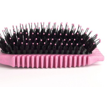 ЩЕТКА ДЛЯ ВКУРНЫХ ВОЛОС, ОПРЕДЕЛЯЮЩАЯ КУДРЫ И УВЕЛИЧИВАЮЩАЯ ОБЪЕМ SzW15r