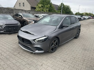 Mercedes Klasa B W247 Sports Tourer Facelifting 2.0 220 190KM 2023 Mercedes B 220 AMG line Automat 4Matic Kamery360, zdjęcie 1