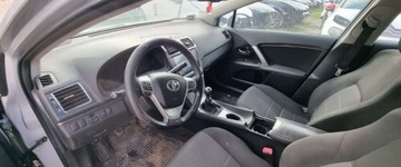 Toyota Avensis III 2014 Toyota Avensis 2014r, 2.0 D4D. Lekko przetarty lewy bok. Jezdzi. 2.0 142KM, zdjęcie 9