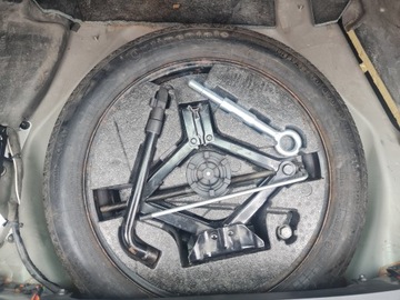 ДОМКРОТ ЗАПАСНОГО КОЛЕСА VOLVO XC60
