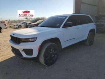 Jeep Grand Cherokee V 2023 Jeep Grand Cherokee Laredo, 2023r., 3.6L 3.6 Benzyna 293KM