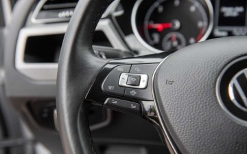 Volkswagen Touran III 2.0 TDI 150KM 2020 Volkswagen Touran 2.0TDI 150KM DSG Navi 7 Osob Alu 2xPdc Serwis Gwarancjia, zdjęcie 17