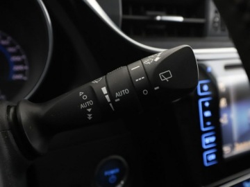 Toyota Auris II Touring Sports Facelifting 1.8 Hybrid 136KM 2016 Toyota Auris HEV full LED półskóra kamera i, zdjęcie 31