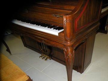 Стилизованное пианино KIMBALL, производство США.