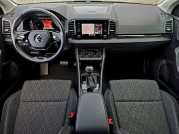 Skoda Karoq Crossover Facelifting 1.5 TSI ACT 150KM 2023 Skoda Karoq 1.5TSI 150KM FV23 Style Hak Full LED Matrix Pakiety na bezdroz, zdjęcie 28