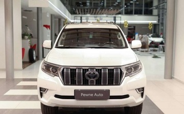 Toyota Land Cruiser VII 2019 Toyota Land Cruiser LC 2.8 D-4D Invincible aut 2.8 Diesel 177KM