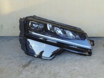 LAMPA PRAWA SKODA KAROQ 2017R.