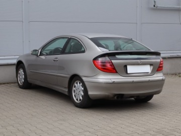 Mercedes Klasa C W203 Coupe W203 1.8 (C 180 Kompressor) 143KM 2003 Mercedes C C 180 Kompressor , Klima, Klimatronic, zdjęcie 3