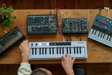 Arturia KeyStep 37 — контроллер/секвенсор