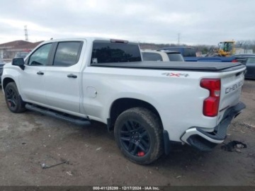 Chevrolet Silverado II 2023 Chevrolet Silverado 2023r., 4x4, 5.3L 5.3 Benzyna 355KM, zdjęcie 3