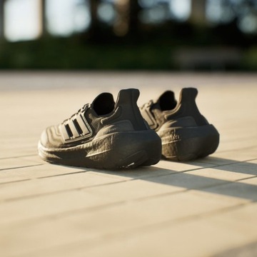 ADIDAS ULTRABOOST LIGHT CORE BLACK