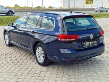 Volkswagen Passat B8 Variant 2.0 TDI BlueMotion SCR 150KM 2016 Volkswagen Passat 2.0 150Ps DSG Navi Alu Zarej.PL Gwarancja 2.0 Diesel, zdjęcie 33