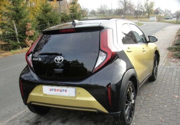 Toyota Aygo X 1.1 VVT-i 72KM 2023 Toyota Aygo X Unikatowa Wersja z Otwieranym Dachem w Automacie Benzyna 72KM, zdjęcie 2