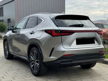 Lexus NX II SUV Facelifting 2.5 350h 200KM 2025 Od ręki - 350h Omotenashi 2.5 Hybrid AWD 200KM | Podgrzewane fotele!, zdjęcie 3