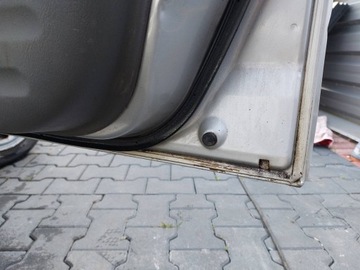 DVEŘE KOMPLETNÍ PRAVÝ PŘEDNÍ SUZUKI GRAND VITARA I Z2S