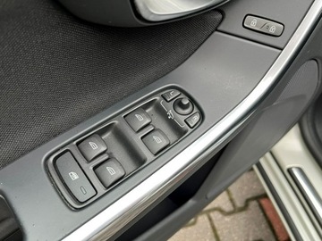 Volvo V60 I Kombi 1.6 T4 180KM 2011 Volvo V60 T4 180 KM Automat Podgrzewane fotele, zdjęcie 8