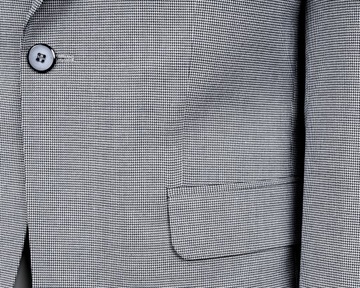 Мужской элегантный приталенный костюм с узором «гусиные лапки» — белый и черный — 52