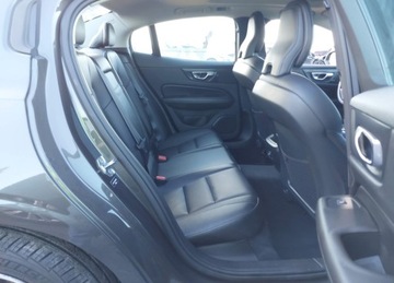 Volvo S60 III 2019 Volvo S60 2019r., T6 Momentum, 2L, od ubezpieczalni 2.0 Benzyna 320KM, zdjęcie 11