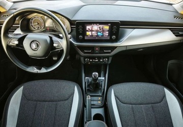 Skoda Kamiq Crossover 1.0 TSI 110KM 2022 Skoda Kamiq Style, Tempomat, Kamera cofania, Kessy, Asystenci, Bezwypadkow, zdjęcie 3