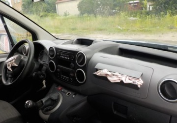 Citroen Berlingo III Osobowy M 1.2 PureTech 110KM 2018 Citroen Berlingo Okazja 1.2 Benzyna 110KM, zdjęcie 17