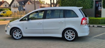 Opel Zafira B 1.9 CDTI ECOTEC 150KM 2010 Opel Zafira B 1.9 cdti 150ps OPC Line 7-os lift Xenon skory Efektowna !, zdjęcie 35