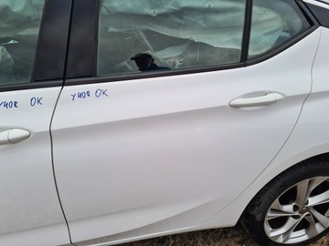 DVEŘE LEVÉ ZADNÍ OPEL ASTRA K HB Y40R