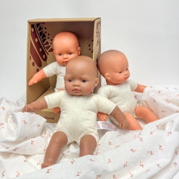 Европейская кукла с мягким животом Miniland 32см для малышей