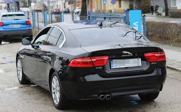 Jaguar XE Sedan 2.0 i4 180KM 2018 Jaguar XE Zarejestrowany Bezwypadkowy 2.0 Diesel 180KM, zdjęcie 6