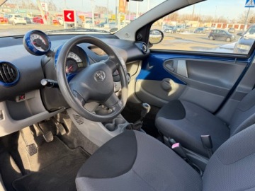 Toyota Aygo I Hatchback 3d 1.0 VVT-i 68KM 2007 Toyota Aygo ZAMIEN swoje auto – dowóz pod dom, zdjęcie 4