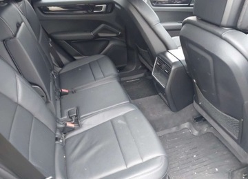 Porsche Cayenne III SUV 3.0 340KM 2023 Porsche Cayenne 2023r., Platinum Edition, 3L, od ubezpieczalni 3.0 Benzyna, zdjęcie 8