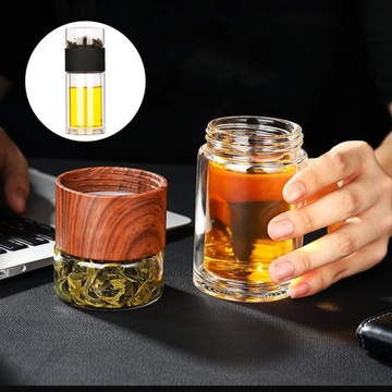 изолированный стеклянный заварник для чая