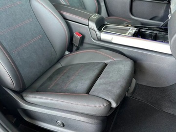 Mercedes GLB SUV 1.3 200 163KM 2025 MERCEDES-BENZ GLB 200 AMG Line Suv 1.3 (163KM) 2025, zdjęcie 7