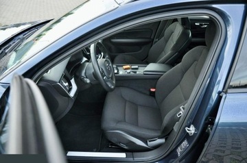 Volvo V60 II  2021 Volvo V60 B3 B Geartronic Momentum Pro 163KM 2021r, zdjęcie 19