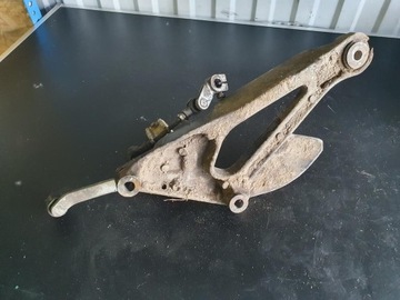 ПОДНОЖКА YAMAHA XJ 600 КРЕПЛЕНИЕ РЫЧАГА ПЕРЕДАЧ